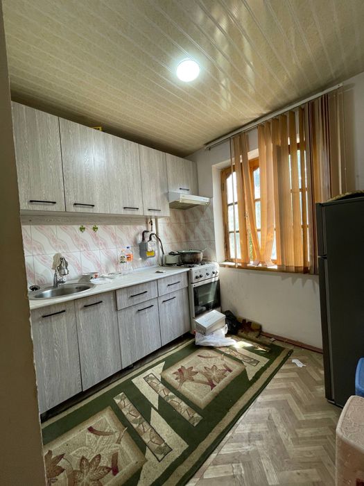 4 каватли домнинг 3 каватида 2 хонали квартира ижарага берилади