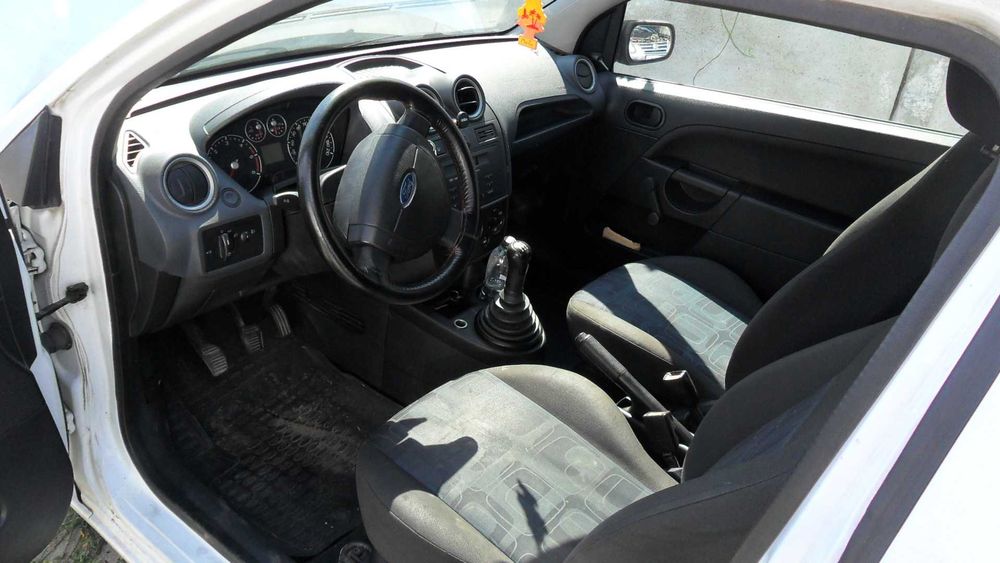 FORD Fiesta 2010 — imagine 4