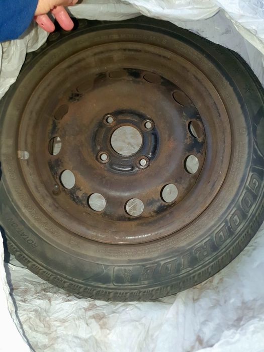 Roti cu janta de tabla 185/65 R14 Iarna
