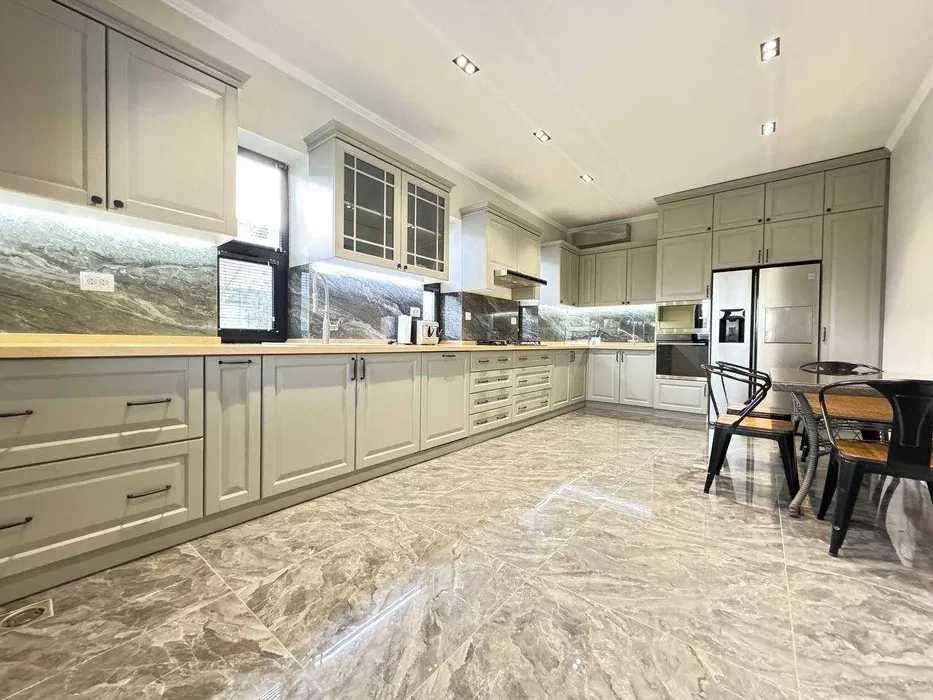 Сдаётся Евродом 2-соток около Джуманжи ресторан дизайнерский Лофт