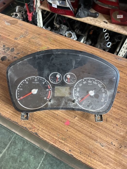 ceas bord ford fiesta-conect