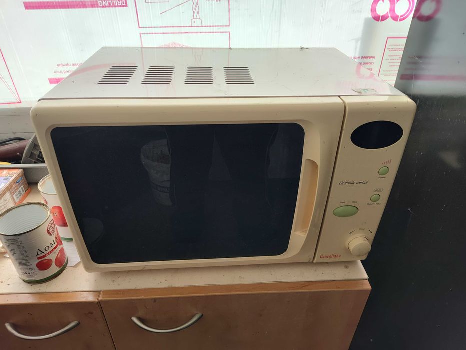 Продавам сервизирана микровълнова