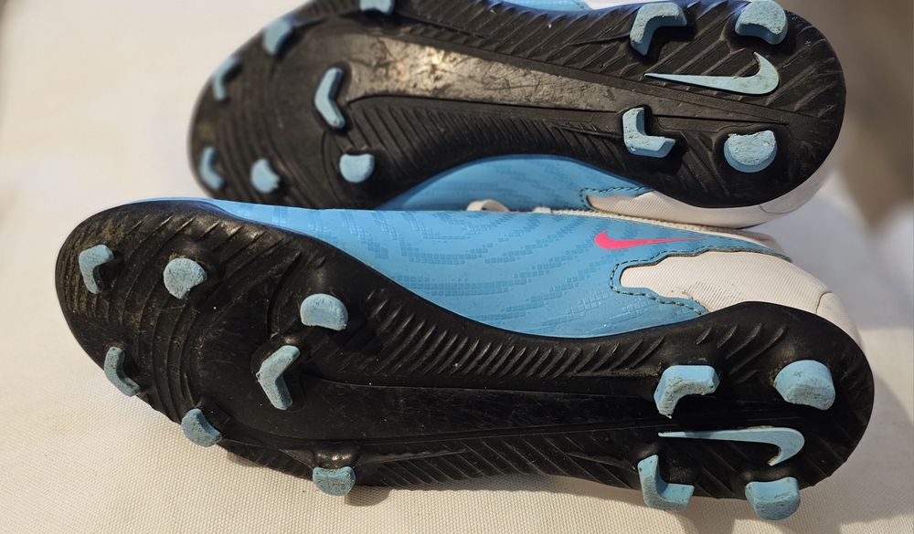 Ghete fotbal Nike Phantom GX marimea 36(23cm)