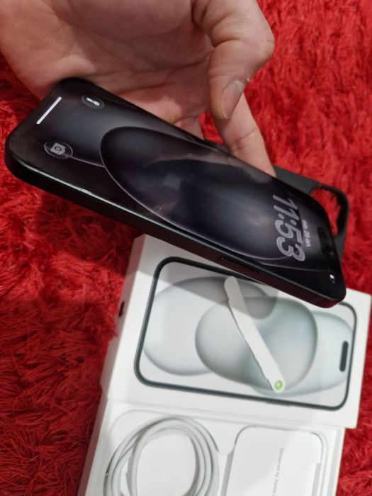 -Iphone 15, Nou, 128Gb, 8Ram, 20 cicluri incarcare, folosit 2 saptaman