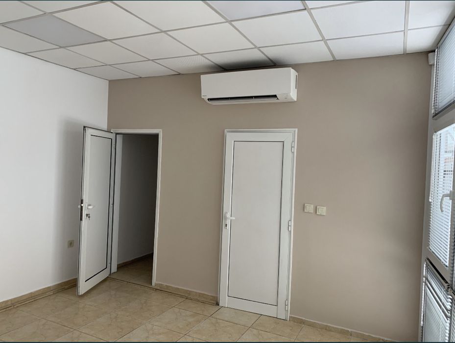 Дава се под наем Магазин в Велико Търново, Света гора - 52 кв.м за 214.2 € - Снимка #1