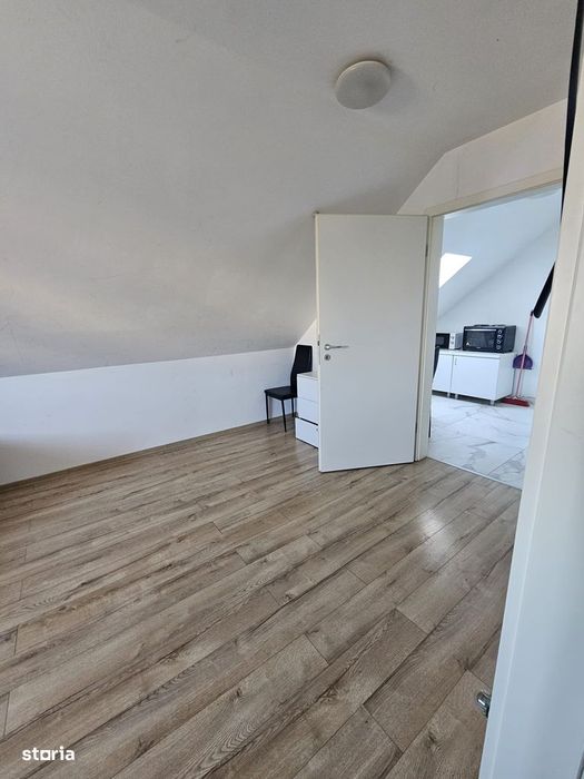 Apartament 2 camere decomandat Complex Studentesc - loc de parcare !!