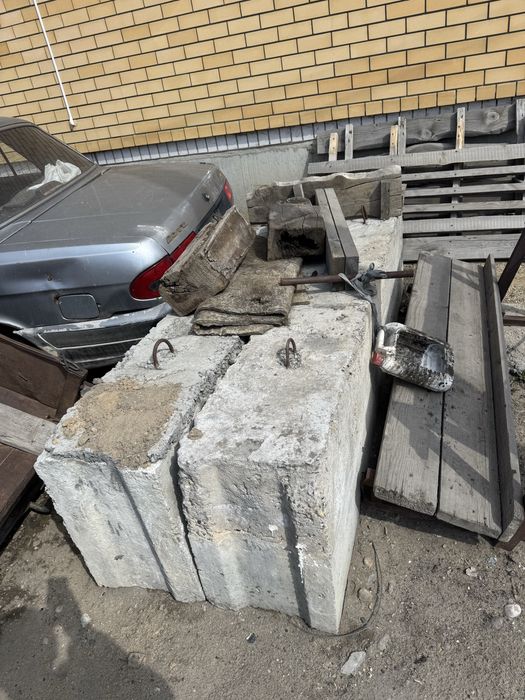 продам блоки 4размер 2 шт