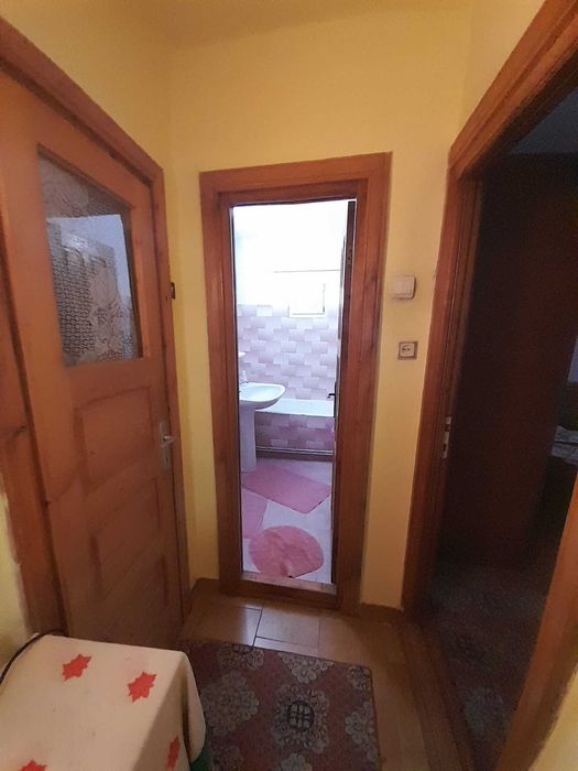Apartament luminos si spatios langa Spitalul Judetean, cu centrala proprie