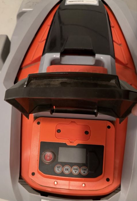 Robot de tuns iarba Ruris RXR1500S