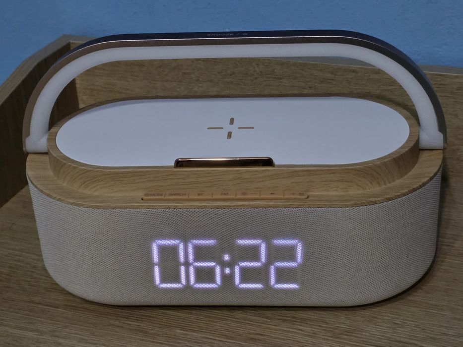 Ceas, încărcare wireless 15 w, lampa, boxa  4 în 1