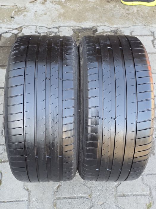 235 40 18 Michelin