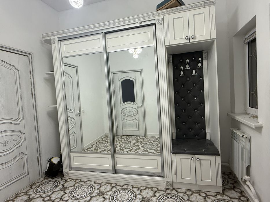 Шкаф для прихожий