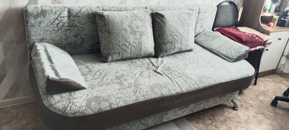 Продам диван б/у