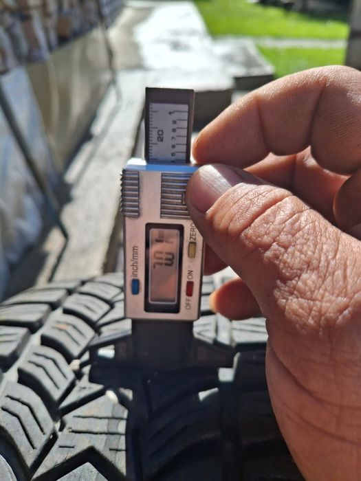 Vand 4 buc anvelope 225 50 17 profil iarna