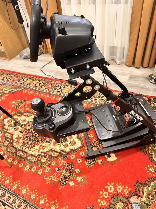 Продам срочно Руль logitech g29 и подставка для руля mooby