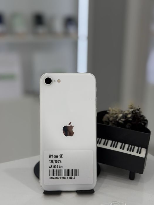 Iphone se Айфон се