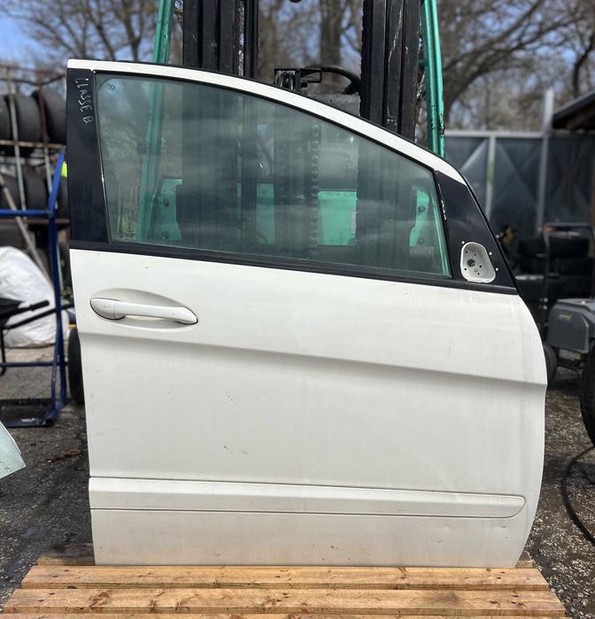 Предна врата за Mercedes B-Class W245 / Мерцедес Б-Класа 2006г