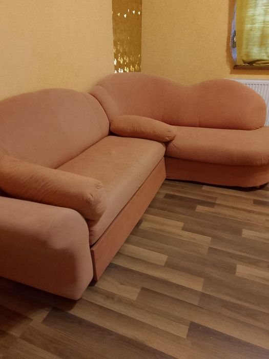 Vând canapea 700 lei
