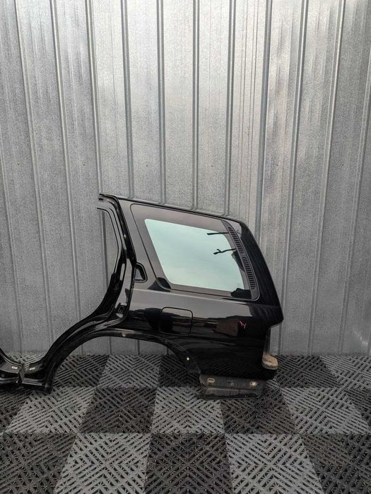 Заднее крыло правое, левое на Terrano Pathfinder R50