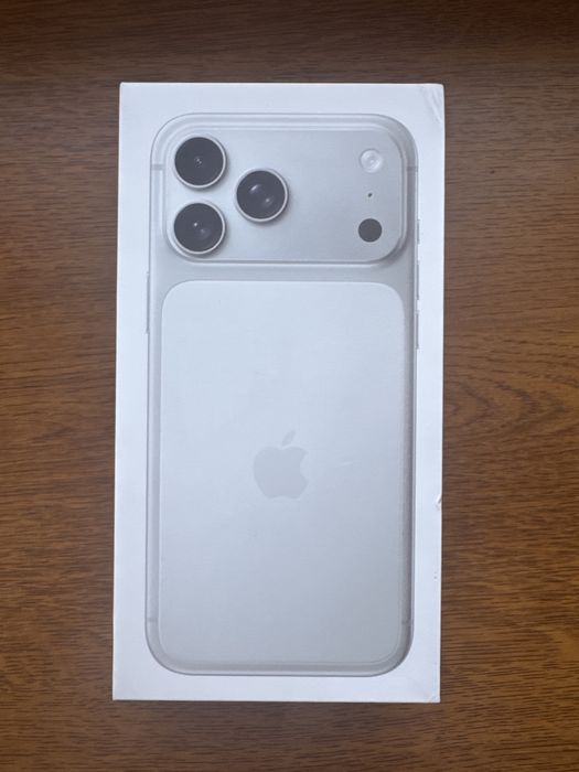 Продам Айфон 17 про мах под оригинал