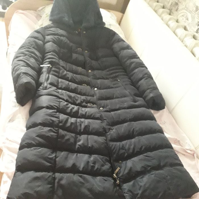 Зимняя пуховое  пальто.