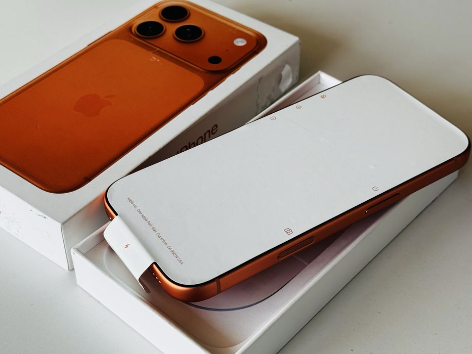 НОВ! Iphone 17 Pro 256GB Orange Гаранция 1 година