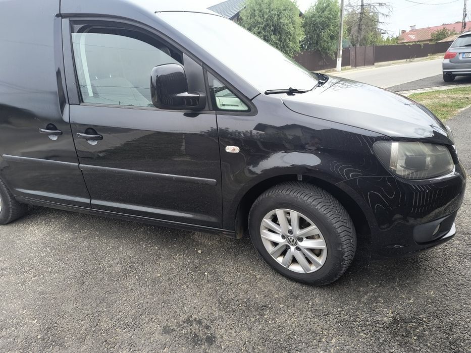Vând Volkswagen Caddy