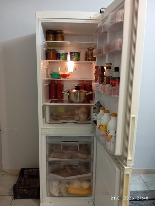 Продается холодильник LG