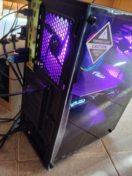 Геймърски компютър ryzen 5 3600 16гб