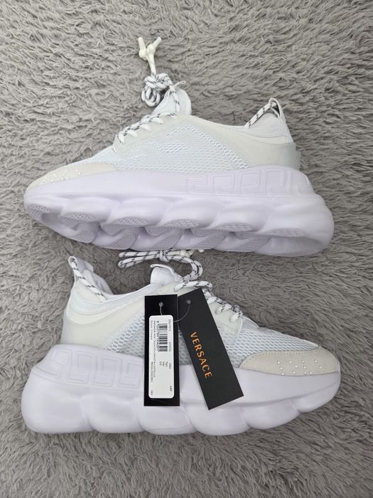 Versace chain reaction