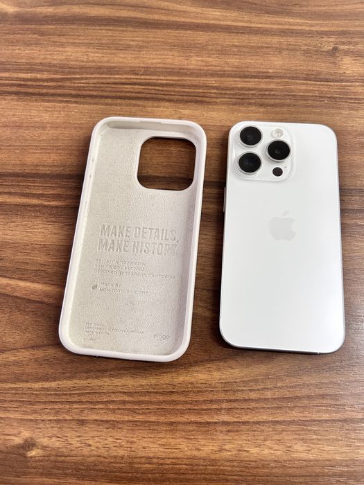 Vand iphone 15 pro alb 256 gb impecabil