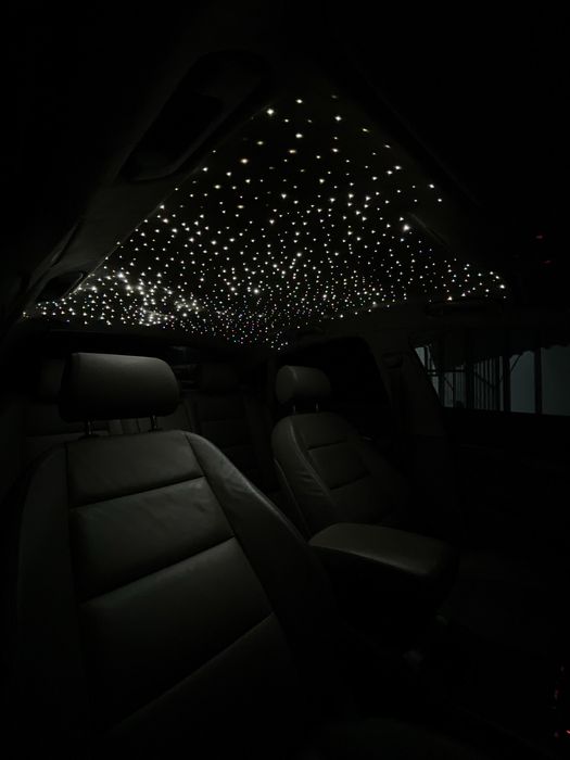 Retapitare plafon/fete de usi/volan, lumini ambientale/stelute