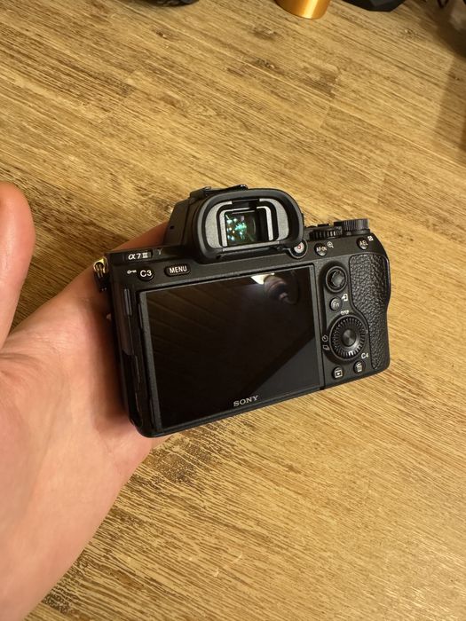 Aparat foto Sony a7 III Full-Frame Mirrorless cu wievfinder evf defect