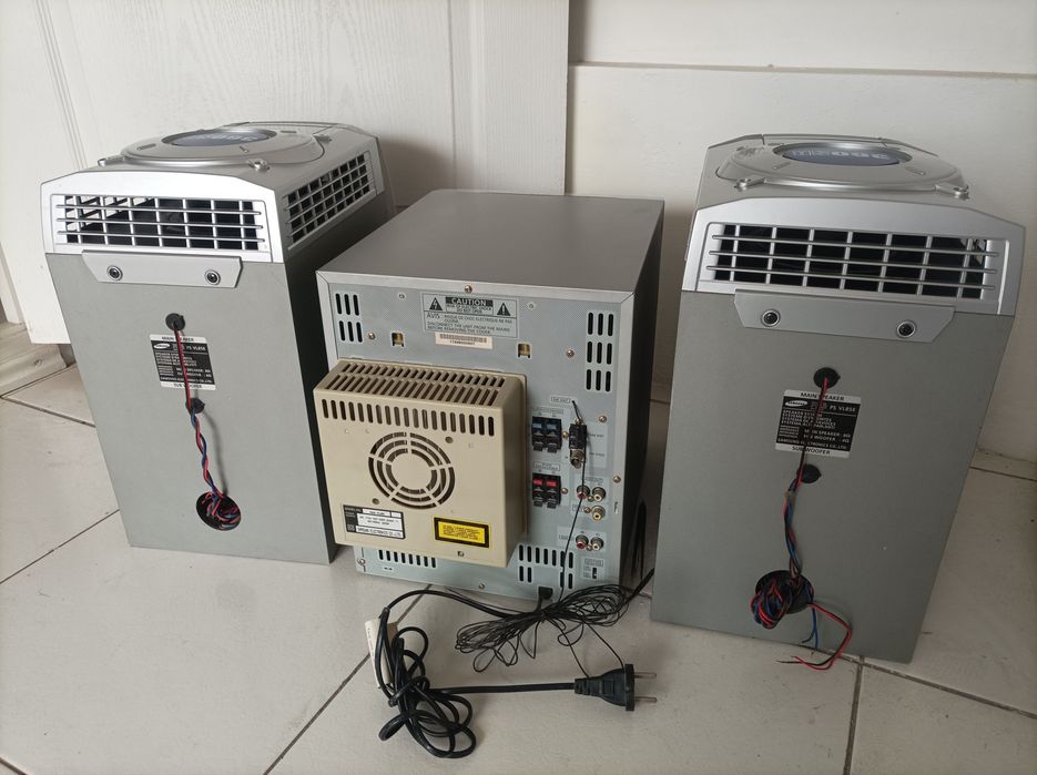 Samsung 4600w Sentr sotiladi .
