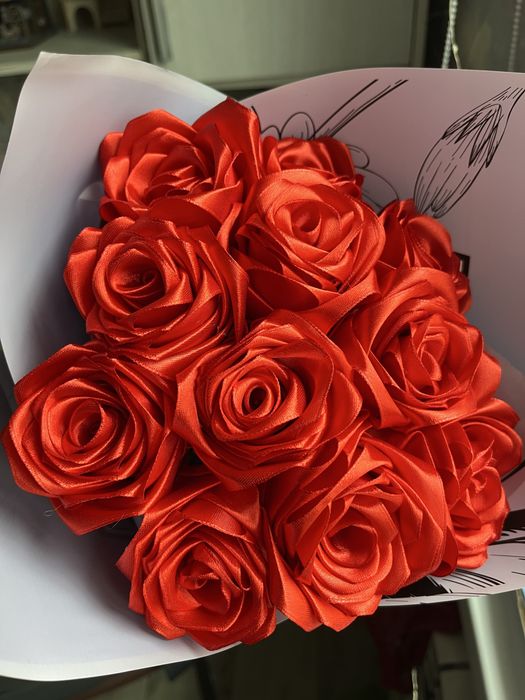 Букет атласных роз