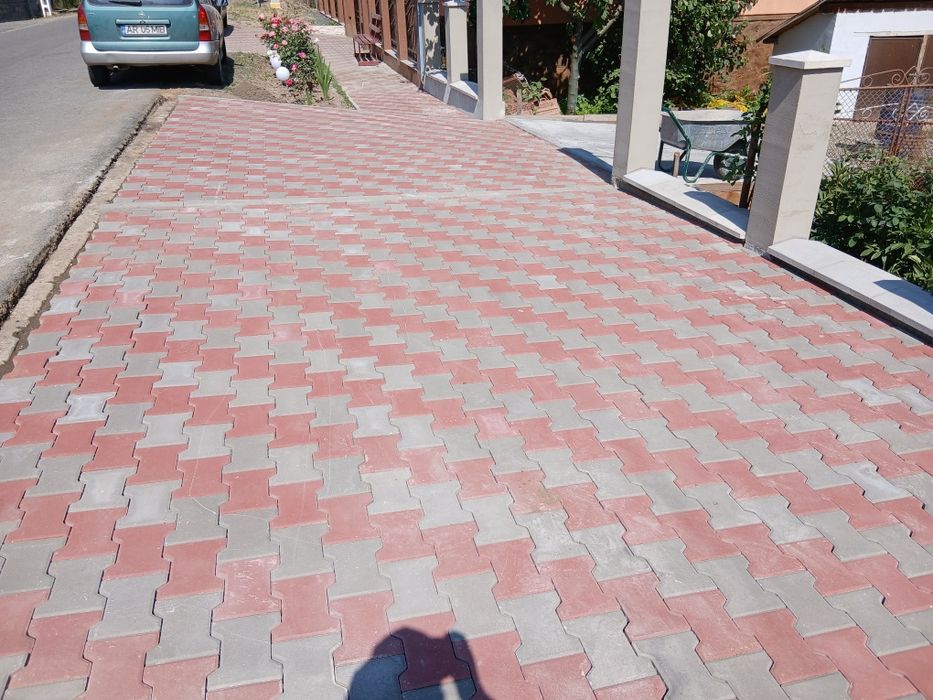 Montaj pavaje si garduri