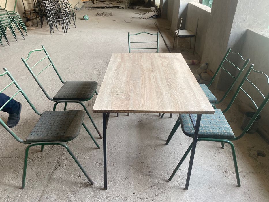 Комплект стол и стулья