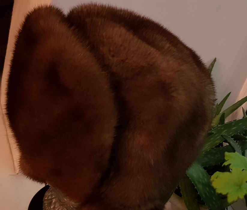 Продам зимние шапки б/у