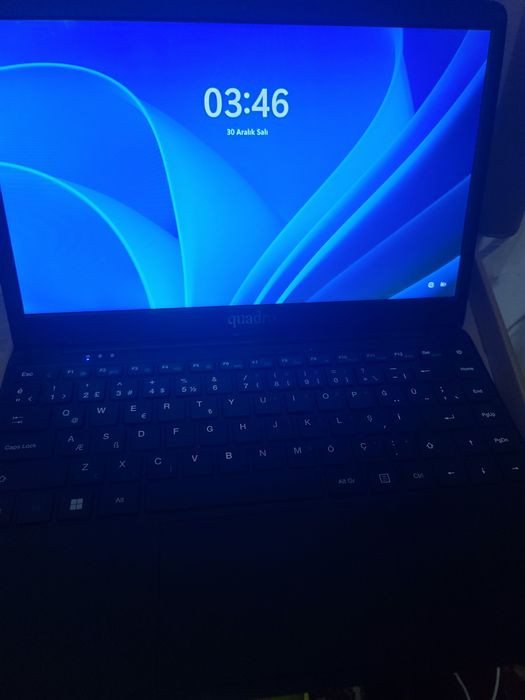 Продаются ноутбук или обменяться на телефон