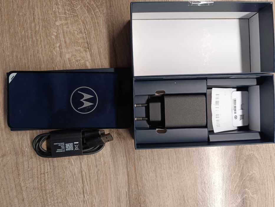 Motorola Edge 30 256gb/8 ram