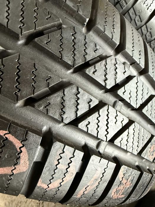 2x Anvelope iarna 205/80 R16C NOI - Continental Cross  Contact Winter