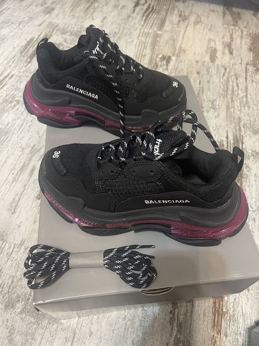 Vand Balensiaga originali  marime 36