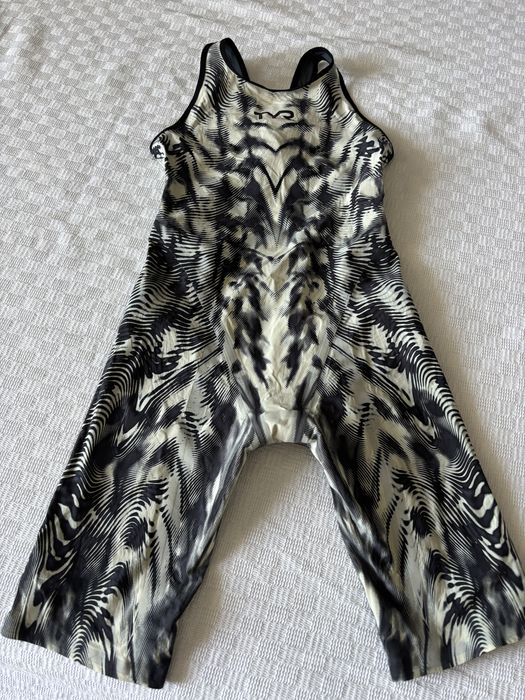 Costum tehnic Tyr Venzo - Alb si Gri