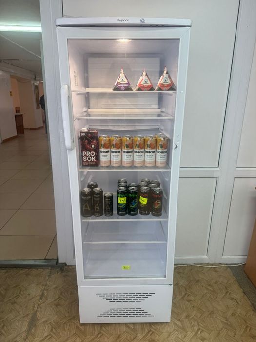 Продам холодильник витринный
