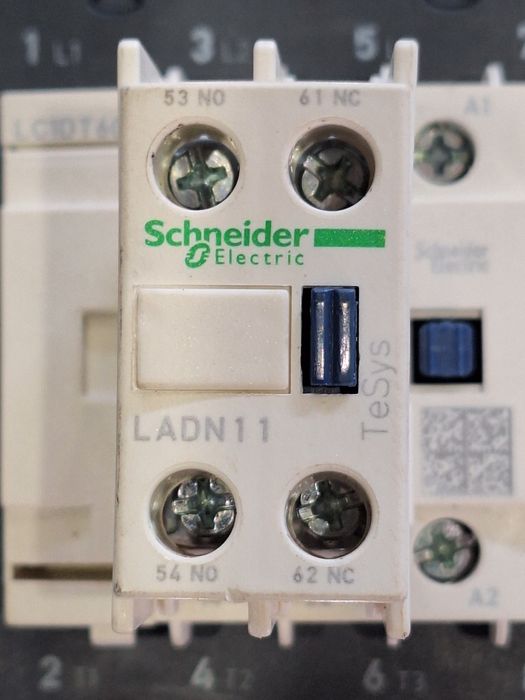 Контактори Schneider 60A