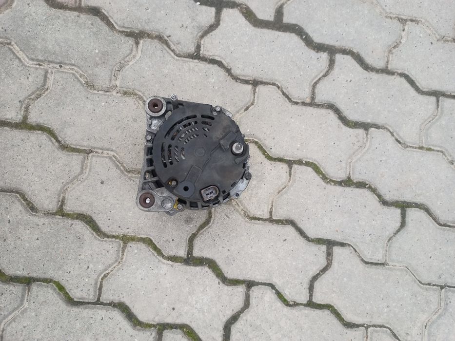 Vând alternator gama vag