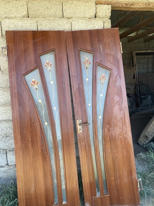 Есік сатылады 1есик 5000тг.