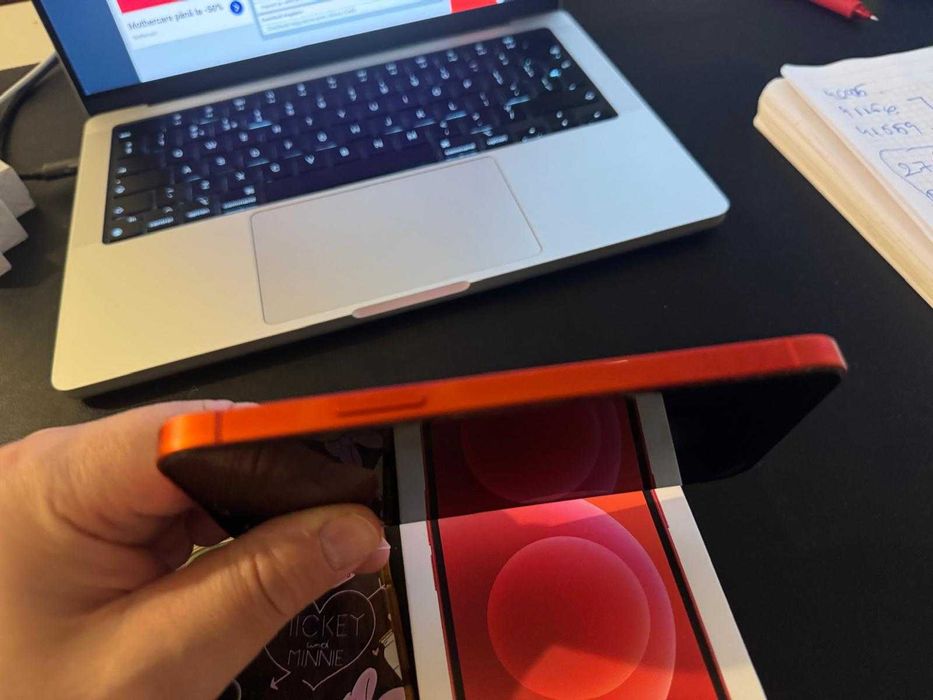 Iphone 12 rosu ,64 gb in cutie