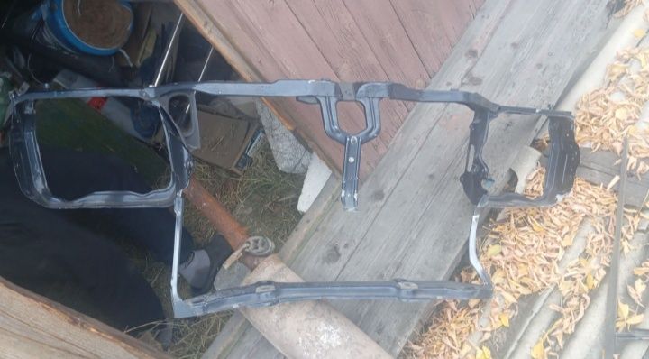 Продам запчасти на w202 c280