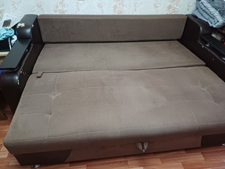 Диван тахта б/у состояние среднее